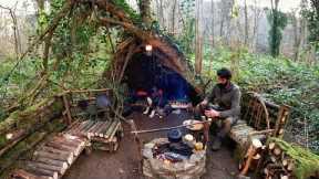 7 Days Solo Survival Camping In Rain Forest, Warm Bushcraft Shelter, Craft Skills, Cooking, part 2