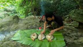 Survival skills, catching stream fish, guarding the kitchen, storing food - green forest life