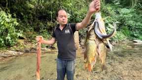 Duong caught a lot of fish in the stream, Results after 1 day. Primitive Skills