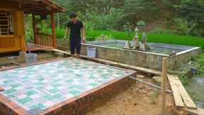 Completing the construction of a clean bathroom - Lay out clean flower tiles