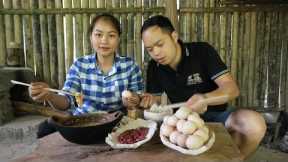 DUONG has back pain: Wife visits, Takes care and cooks delicious dishes | Primitive skills