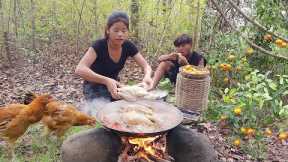Adventure in forest: Yummy! Two chicken soup spicy delicious for food in jungle - Survival cooking