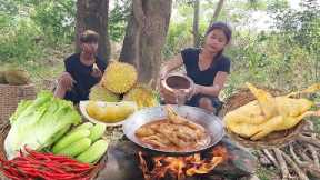 Yummy! Duck curry delicious with pineapple and Durian fruit for lunch - Survival cooking in forest
