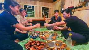 Giant jungle crab party. Celebrate my birthday with my husband and wife KONG and my sister