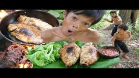 Survival in the rainforest - Cooking fish recipe and eating in forest | Primitive Boy