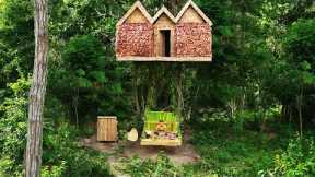 Survival Girl Living Alone Building a Private Luxury Tree House Complete in the Atmospheric Forest