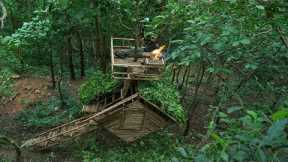 Build Bushcraft Shelter on The Tree House 7m Survival 5Day Alone in Forest Solo Skills
