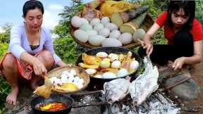 Survival skills-Cooking chicken curry spicy with bamboo shoot & grilled fish with salt for delicious