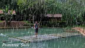 FULL VIDEO: 135 Days build Floating raft on a pond, Solo Survival in the rain. Primitive Skills 193