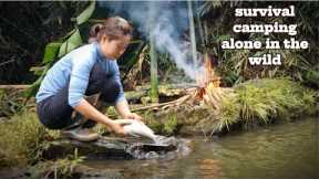 Survival camping in the deep forest. Fishing skills. Cooking in the forest..
