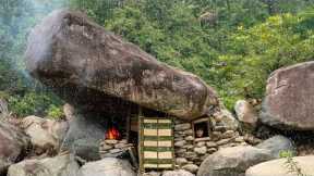 2 Days solo Winter Survival Camping. FISHING, CATCH and COOK. Survival Shelter under the giant rock