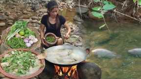 Survival in the rainforest, Catch and cook, Redfish soup hot chili so Delicious food for dinner