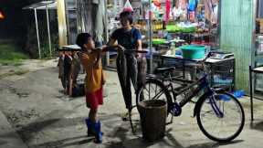 Bac's survival skills, using bicycles to move on the road, use many small bamboos for fishing.