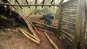 Building Winter Bushcraft Survival Shelter: Bushcraft Camp 2.0