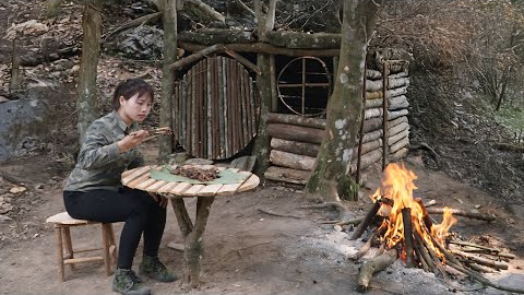 survival skills, build a wooden dining table for shelter, survival alone