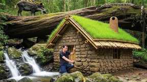 I Built a Survival Shelter Under a Rock Wall to Escape Wild Animals