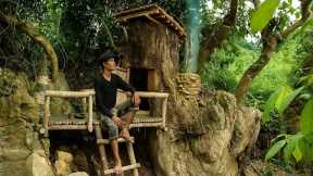 5 days Build a survival shelter under a mysterious giant tree, make fish traps, cook,sleep overnight
