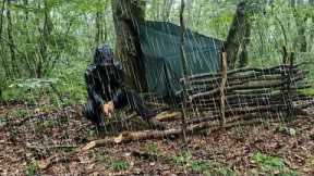 Bushcraft in Heavy Rain – Building Shelter, Fire Wall & Survival Skills