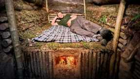 Building a Cozy Shelter under a Tree with a warm clay bed, Hidden dugout Bushcraft, Survival