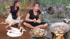 Survival skills, Catch quail in forest Quail soup chili for jungle food, Duck spicy cooking tasty