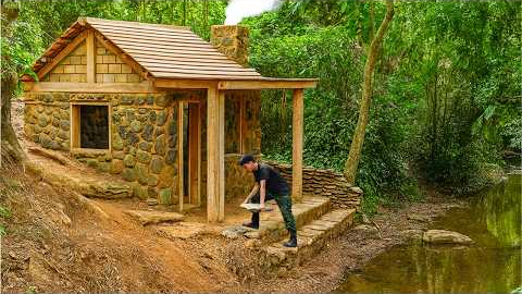 30 Days Solo Bushcraft, Building a Cozy House by the Stream, Catching and Cooking