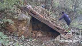 SOLO Bushcraft: Building a Survival Shelter in the Wild! (Deep Forest Camping)