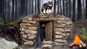 Building a Stone Bunker in the Wolf’s Den | Bushcraft & Survival Skills